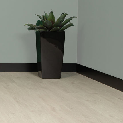 MDF Moderne plint 90x12 voorgelakt RAL 9005